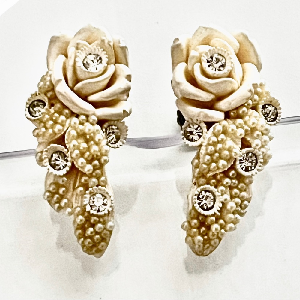 COPY🦢Vintage 1930s-40s Carved Bone Cabbage Rose Necklace, Bracelet,Earrings